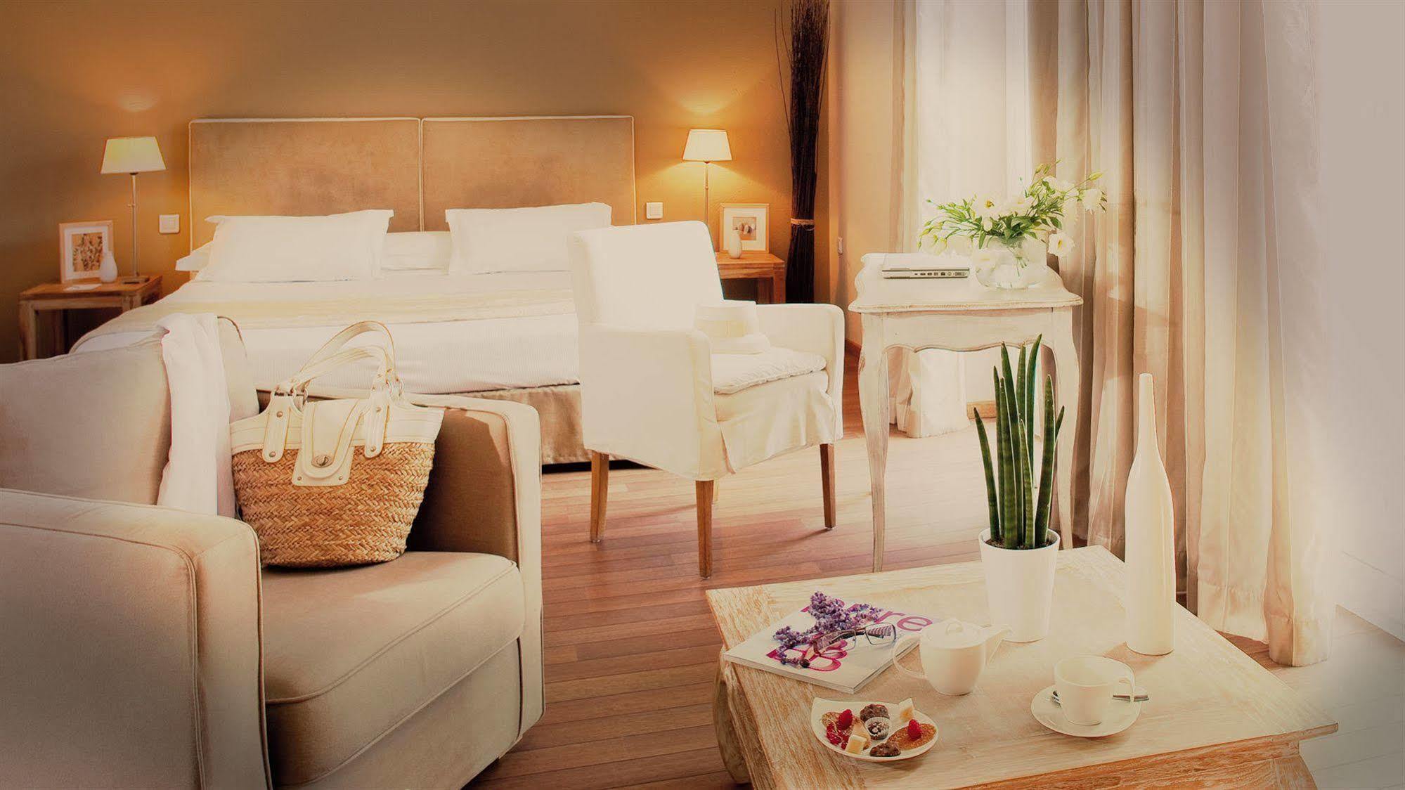 La Belle Aurore Hotel